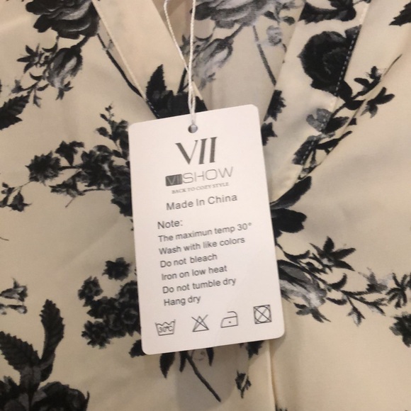 Black and white chiffon top - Picture 2 of 5